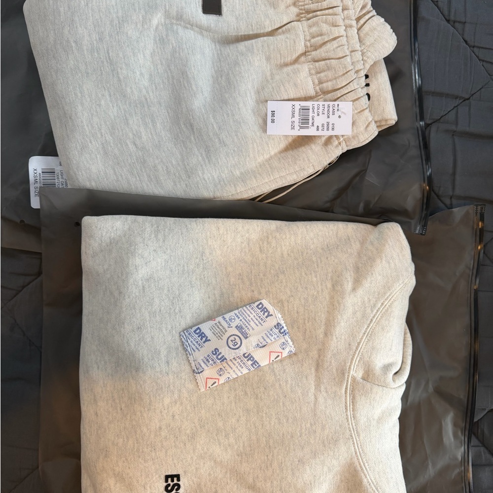 Essentails set hoodie and pants light oatmeal